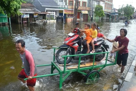 Severe floods hit Indonesia, Thailand and Malaysia