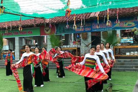 “Chào năm mới 2026” tại Làng Văn hóa - Du lịch các dân tộc Việt Nam
