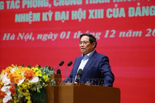 PM calls for stronger efforts to fight corruption as “internal enemy”