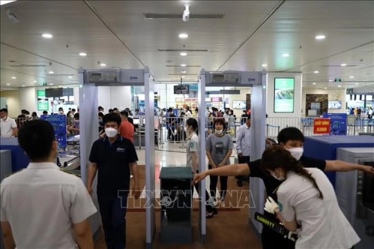 Check-in counters only available for passengers with checked baggage or in special categories from Dec 1
