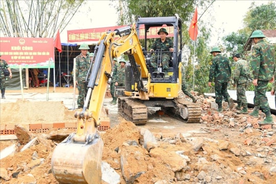 Thần tốc xây, sửa chữa nhà ở cho các gia đình bị thiệt hại do mưa lũ