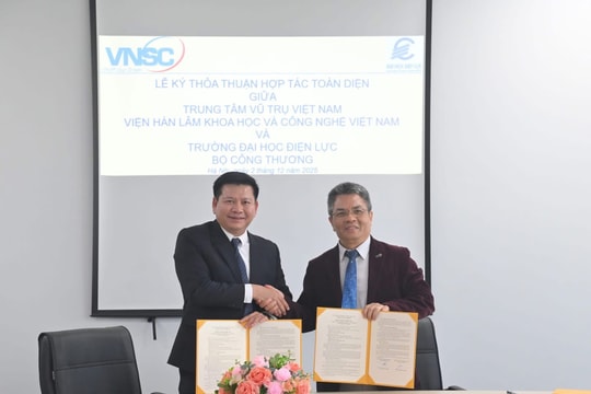 Tăng cường hợp tác toàn diện với Trung tâm Vũ trụ Việt Nam