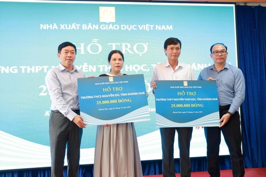 Nhà xuất bản Giáo dục Việt Nam h ỗ trợ 172 nghìn bản sách giáo khoa cho học sinh Khánh Hòa vùng lũ