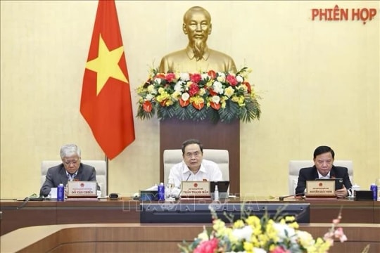 Lawmakers discuss proposal to raise revenue threshold exempt from tax for business households