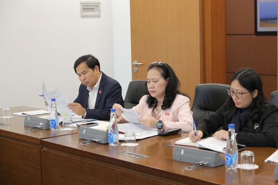 Tổng Thư ký Quốc hội, Chủ nhiệm Văn phòng Quốc hội Lê Quang Mạnh dự tổng kết công tác Đảng của Chi bộ Vụ Tổng hợp