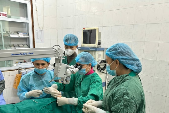 Trung tâm Y tế Kỳ Sơn (Nghệ An): Chuyển giao kỹ thuật mổ mộng mắt giúp người dân được điều trị ngay tại cơ sở