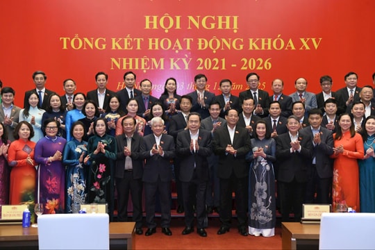 Chủ tịch Quốc hội Trần Thanh Mẫn dự hội nghị tổng kết Nhóm Đại biểu Quốc hội chuyên trách địa phương