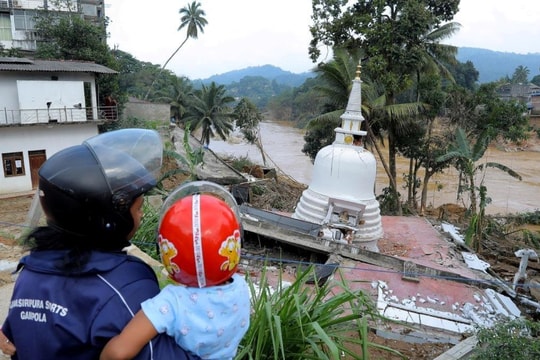 Sri Lanka vật lộn sau cơn bão khiến hàng trăm người thiệt mạng
