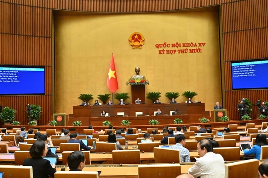 Sáng 3/12/2025, Quốc hội thảo luận tại Hội trường.