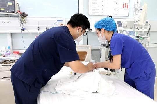 Bệnh nhi 2 tháng tuổi thoát nguy kịch sau khi nhiễm RSV nặng