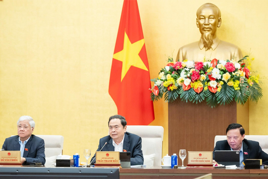 Ủy ban Thường vụ Quốc hội cho ý kiến về Luật AI và cơ chế đặc thù cho Thủ đô