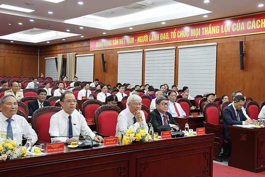 Hội nghị gặp gỡ các thế hệ đại biểu Quốc hội tỉnh Sơn La