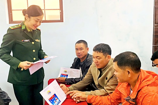 Đồn Biên phòng Triệu Vân tuyên truyền chống khai thác IUU