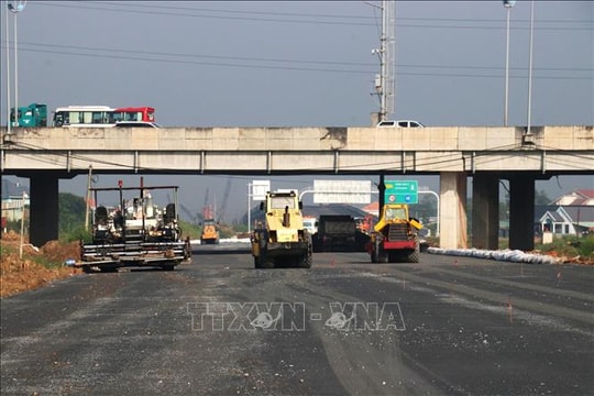 Thủ tướng Phạm Minh Chính yêu cầu đẩy nhanh tiến độ giải ngân vốn đầu tư công cuối năm