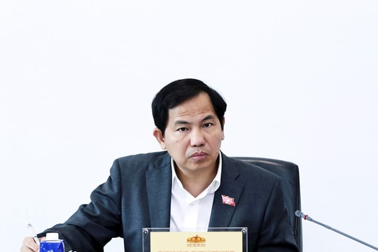 Tổng Thư ký Quốc hội, Chủ nhiệm Văn phòng Quốc hội Lê Quang Mạnh chủ trì họp giao ban với các đơn vị của Văn phòng Quốc hội