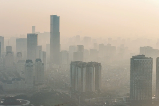 Hà Nội: Ô nhiễm không khí kéo dài, cách bảo vệ sức khỏe trẻ