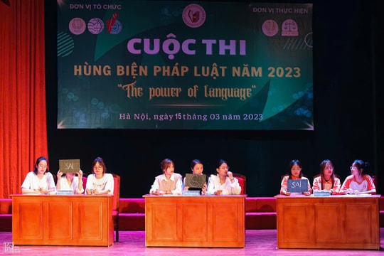 Hình thành cho sinh viên thói quen theo dõi và phản hồi chính sách