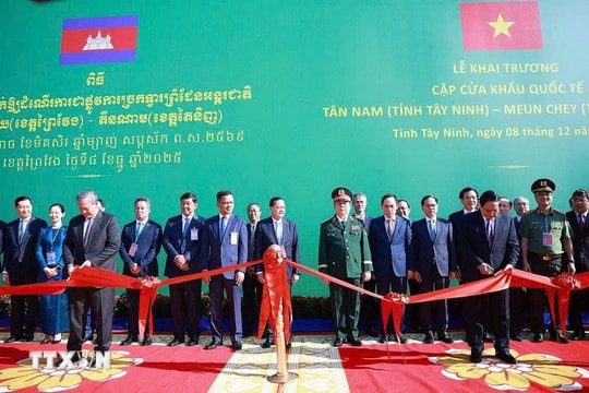 Thủ tướng Phạm Minh Chính và Thủ tướng Campuchia cùng dự khai trương cặp cửa khẩu quốc tế Tân Nam - Meun Chey