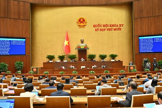 Sáng 9/12/2025, Quốc hội thảo luận tại Hội trường