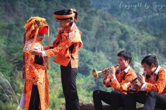 "Thêm đời sống khác" cho văn học dân gian của người Dao