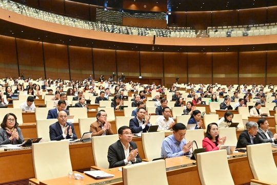 Kỳ họp lịch sử của nhiệm kỳ lịch sử