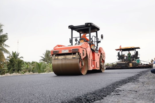 Chủ đầu tư huy động hàng nghìn máy móc, nhân sự khẩn trương đưa cao tốc Cần Thơ – Cà Mau về đích