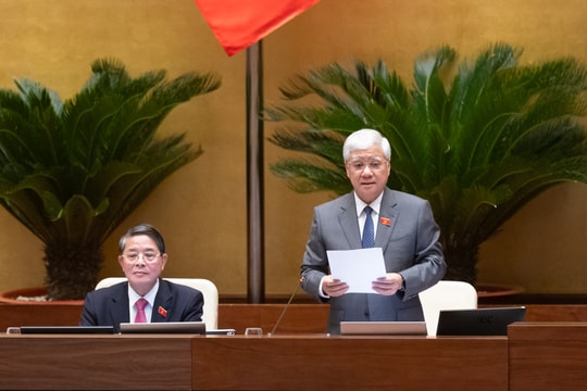 Quốc hội thông qua Nghị quyết Kỳ họp thứ Mười