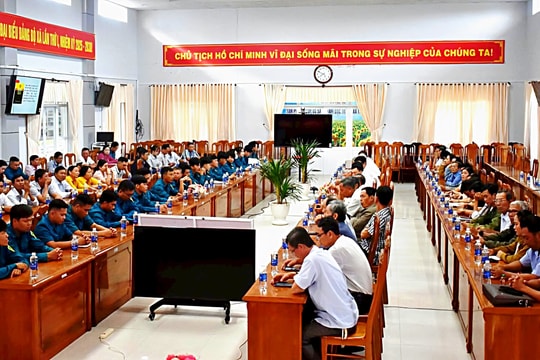 Ban Chỉ huy Phòng thủ khu vực 2 - Thới Bình đẩy mạnh tuyên truyền pháp luật tại cơ sở