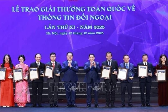 PM requests bringing beautiful, authentic and vivid image of Vietnam and people to the world