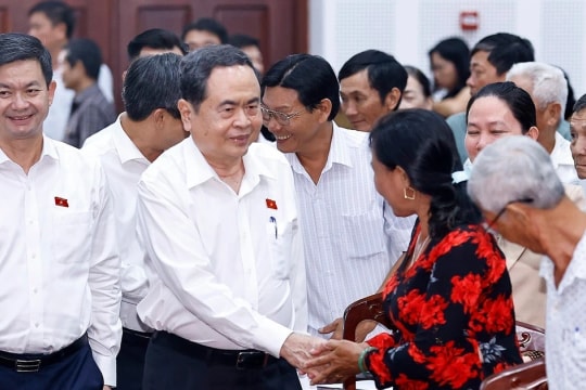 Top legislator meets Can Tho voters after 15th National Assembly’s 10th session