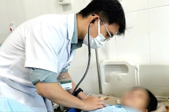 Đau đầu dữ dội trong 2 ngày, người phụ nữ bất ngờ bị viêm màng não
