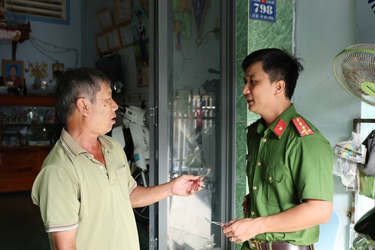 An Giang: "Móc khóa phòng, chống tội phạm” kết nối công an cơ sở với người dân