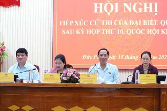 Phó Chủ tịch Quốc hội, Thượng tướng Trần Quang Phương tiếp xúc cử tri tại Quảng Ngãi