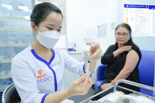 VNVC ra mắt vaccine RSV thế hệ mới, tăng cường bảo vệ người lớn trước ô nhiễm và bụi mịn
