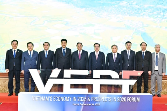 Thủ tướng Phạm Minh Chính dự Phiên toàn thể cấp cao Diễn đàn Kinh tế Việt Nam 2025, triển vọng 2026