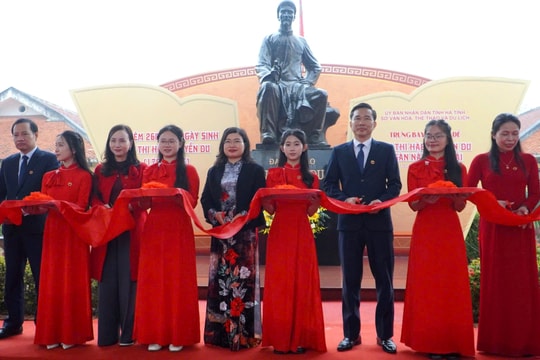 Hà Tĩnh tổ chức trưng bày chuyên đề “Đại thi hào Nguyễn Du - Ngàn năm nhớ mãi”
