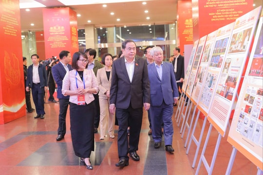 Chủ tịch Quốc hội Trần Thanh Mẫn dự tổng duyệt Lễ trao Giải Báo chí toàn quốc về Quốc hội và HĐND