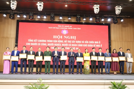 Nghệ An: Tổng kết Chương trình vận động, hỗ trợ xây dựng, sửa chữa nhà cho người có công, người nghèo