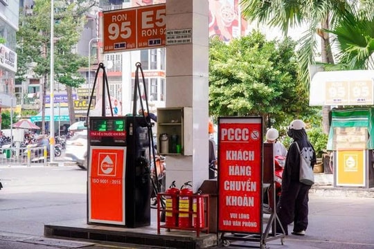 TP. Hồ Chí Minh: Nhiều cây xăng triển khai thanh toán chuyển khoản
