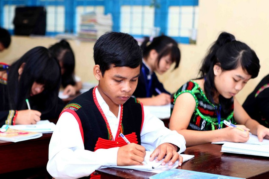 Gìn giữ và phát huy tiếng mẹ đẻ cho trẻ em dân tộc thiểu số qua sách giáo khoa