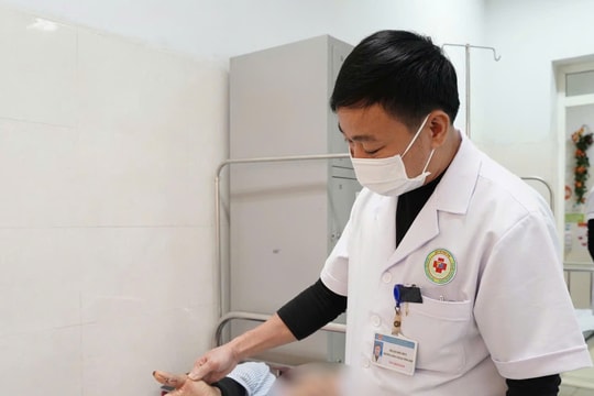 Nhiễm trùng nặng chỉ vì đắp lá hành lên vết thương hở
