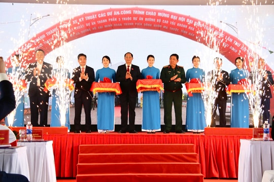 Phó Chủ tịch Quốc hội, Thượng tướng Trần Quang Phương dự lễ khánh thành công trình giao thông tại Đắk Lắk