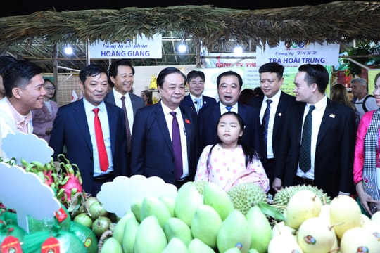 Phó Chủ tịch Quốc hội Lê Minh Hoan dự khai mạc Festival OCOP Việt Nam 2025