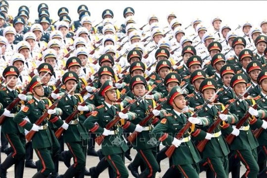 Vietnam People’s Army steadfastly advances under Party’s glorious flag