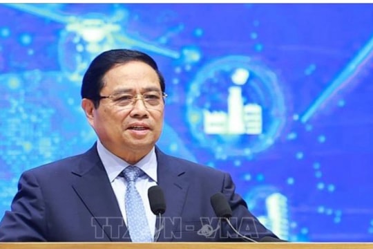 PM calls for drastic solutions to promote digital economy, society, citizens