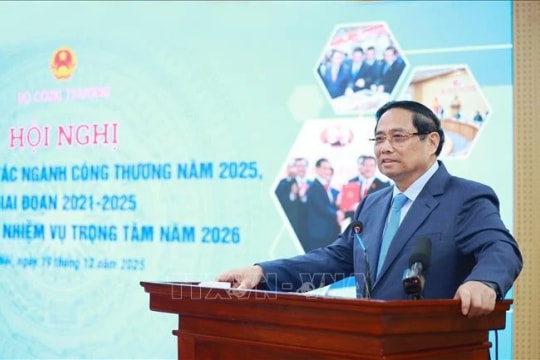 PM urges industry, trade sector to pioneer in six key areas
