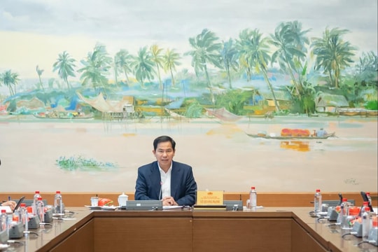 Tổng Thư ký Quốc hội, Chủ nhiệm Văn phòng Quốc hội Lê Quang Mạnh chủ trì họp giao ban với các đơn vị của Văn phòng Quốc hội