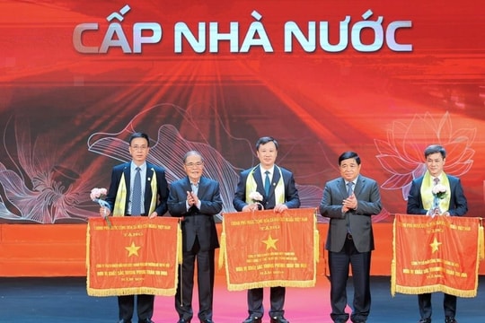 Phó Thủ tướng Nguyễn Chí Dũng dự Lễ Tôn vinh Doanh nhân, Doanh nghiệp Thăng Long năm 2025