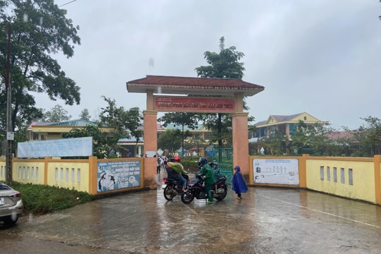 Vụ 40 học sinh ngộ độc: Địa phương kiến nghị mở lại bếp ăn