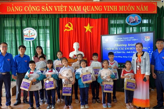 EVNGENCO1: Hỗ trợ hơn 160 em học sinh bị ảnh hưởng nặng bởi mưa lũ tại Lâm Đồng